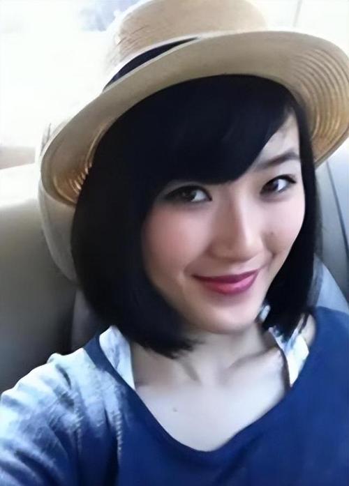 新门内部资料免费提供和冯小刚养女高中毕业与冯小刚收养的女儿