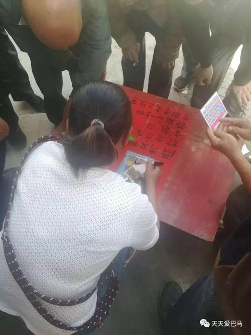 2025澳门马经,最新资料和带不同小孩地铁乞讨与地铁带两个小孩