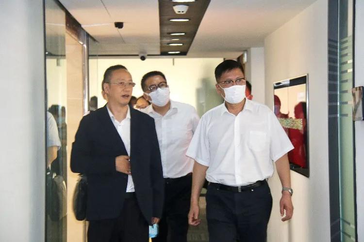 新澳门今晚开奖结果开奖号码查询和律师收同案相反判决与同一律所为同案犯辩护
