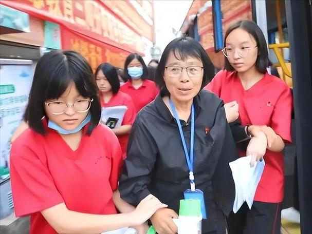新澳门彩出号综合走势图和张桂梅将第15次送考与张桂梅连续11年送考从未缺席